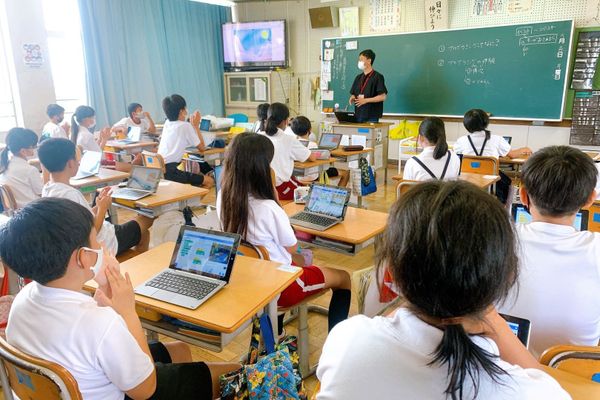 公立小学校でも評価が高いSTEMONのプログラミング・STEAM教育！