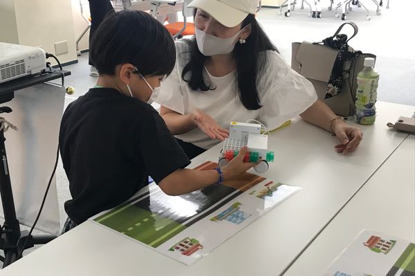 おかあさんといっしょに考えています！