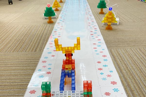 体験会の様子(冬バージョン)。雪道を走って、メッセージカードを届けよう！【2023年12月撮影】