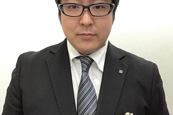 長　健太郎