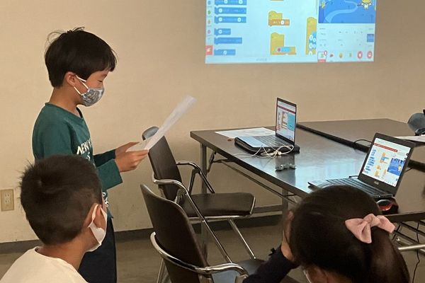 ちょっと緊張しながらも皆プレゼンが上手になってきました