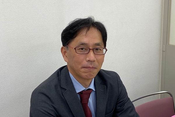 覚本　崇弘