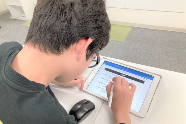 どうやってコードを組むかを「書く」ことを大切にしています