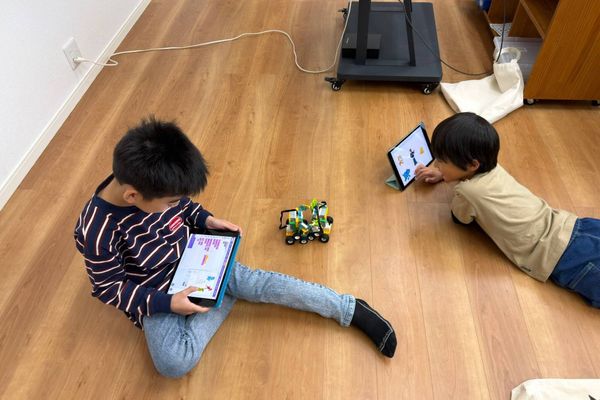 レゴ® WeDo2.0を使った授業の様子