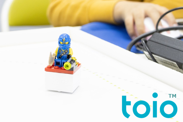 レゴ® とtoio™(トイオ)で楽しいプログラミング