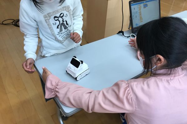 初心者でも安心、基礎の基礎から学習します