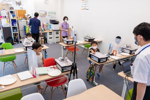他の習い事や急な行事にも対応可能な、何回でも無料の振替制度（撮影：2020年8月）