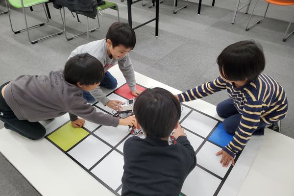 パソコンとロボットの良さをまんべんなく※教室によってはScratchのみの場合があります
