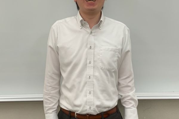 石津　航希