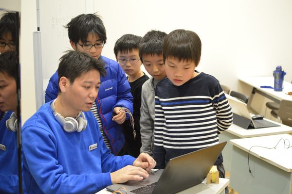 社会と自分が地続きであることを伝え続ける
