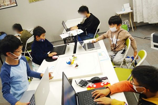 toio™(トイオ)でプログラミング