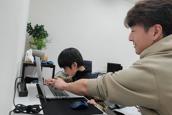 まるで友達の家。オシャレで落ち着きのある教室です！
