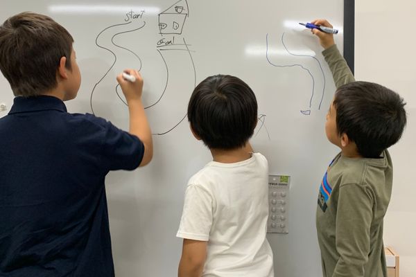楽しく意見を出し合います