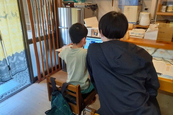 講師のほとんどが大学生や院生のお兄さん、お姉さん