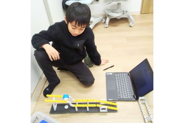 ロボットプログラムを通して、プログラミングに必要な数字の知識も身に付きます。