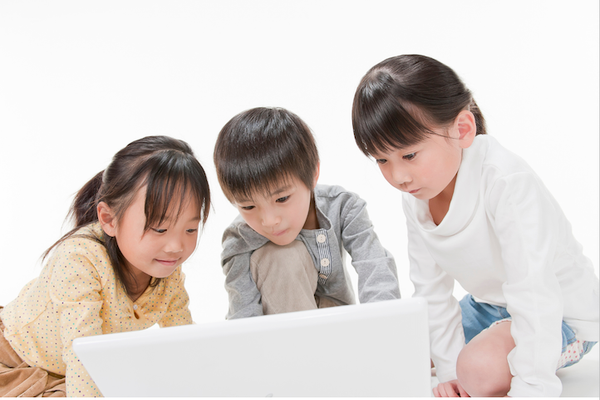 マインクラフト、ロブロックスを遊びから本物の学びへ！