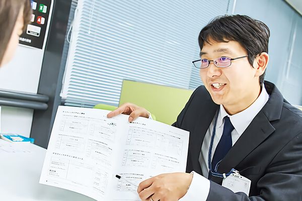業界に精通したスタッフが 就職・転職活動を徹底サポート
