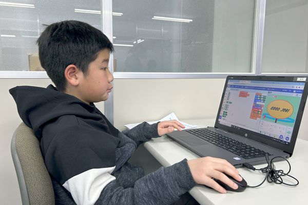 【プログラミング】Scratchを使い、アニメーションにチャレンジ思い通りに動くように考えました。