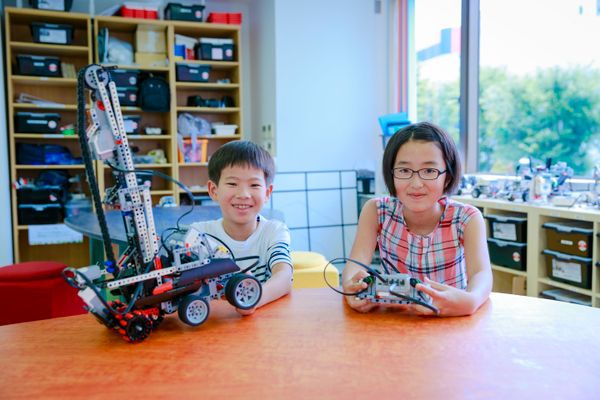 完成したロボットと撮影