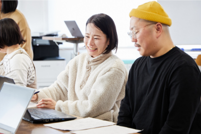 現役デザイナーが考えた授業だから、最新のトレンド・実践的な 技術が 身につく