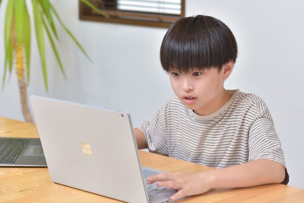 少人数グループクラス制を採用