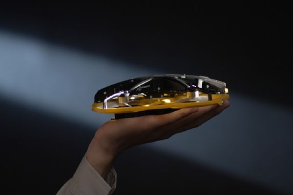 業界最小クラス20cmの機体