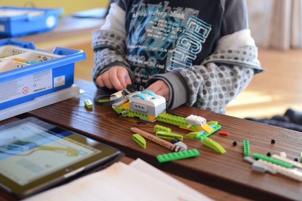 レゴ® WeDo2.0を使った授業の様子