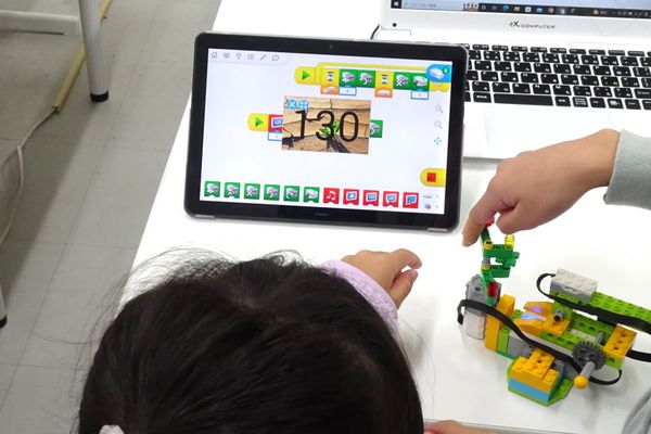 お互いの作品を見せあいっこ！