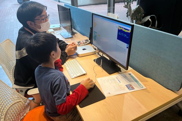 お子様一人ひとりのペースに合わせて、教材を選び授業を行っています