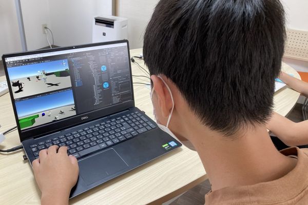 高学年は本格的にコードを打ってプログラミング