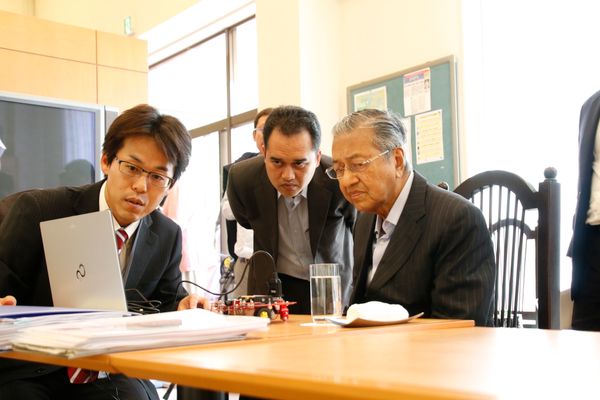 マレーシアのマハティール首相も応援