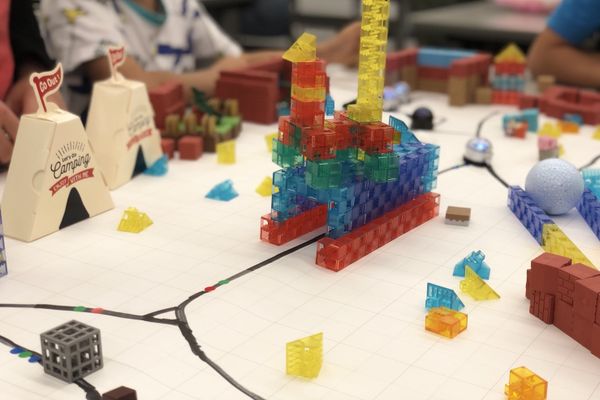 カラフルなブロックで楽しく学べる