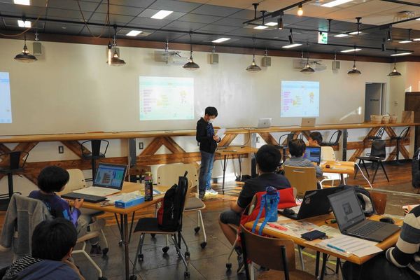 外部のプログラミング大会にも出場します