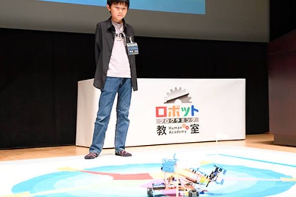 コンテストはテーマパフォーマンス部門・タイムアタックレース部門に分かれています