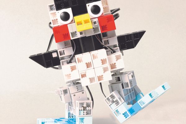 教材にはアーテックブロックを使用