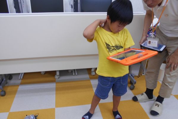 みんな一生懸命考えてトライしています。