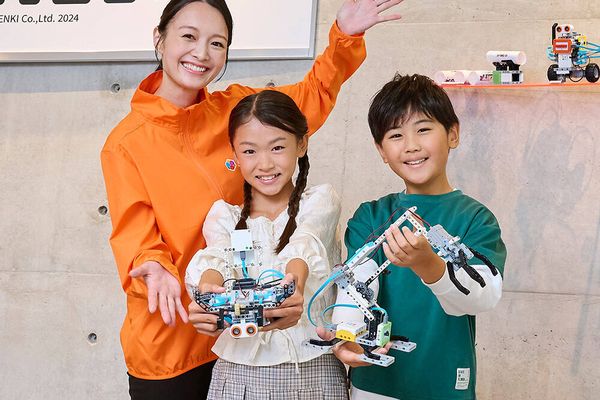 半年ごとに行う発表会や大会では、保護者の前で作った作品をお披露目するよ！