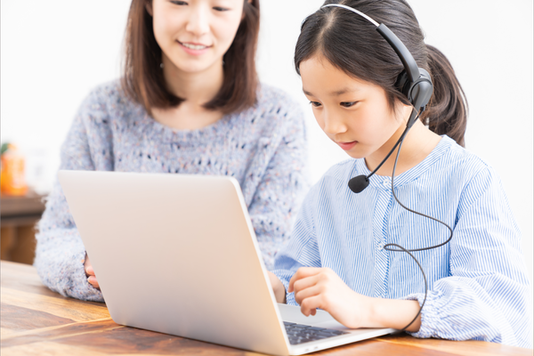 プログラミングコースのほか、英語コースでは、スピーキングに重点を置いた、使える英語を身につける各クラスをご用意しています。