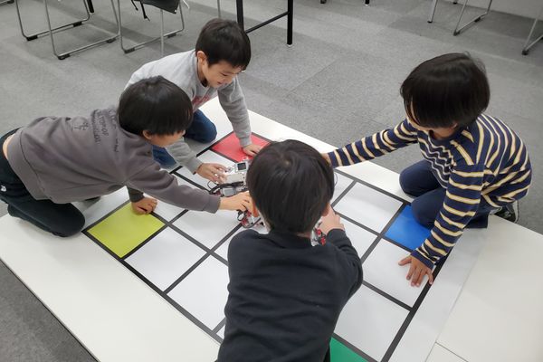 パソコンとロボットの良さをまんべんなく※教室によってはScratchのみの場合があります