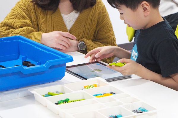 小さなお子さまでも簡単にプログラミング