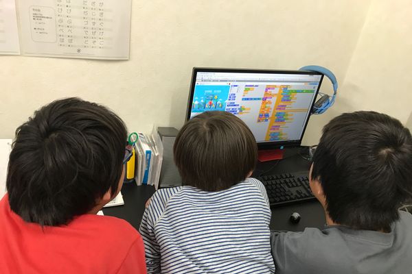アイデアを出し合って問題を解決！