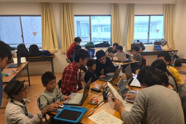 CoderDojoとよなかの活動風景