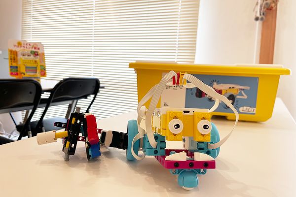 ロボット作品「ラジコンカー」