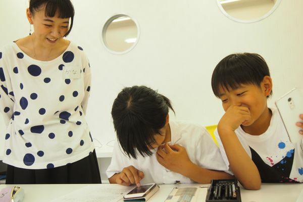 スマートデバイスを実際に触って、楽しく学習！