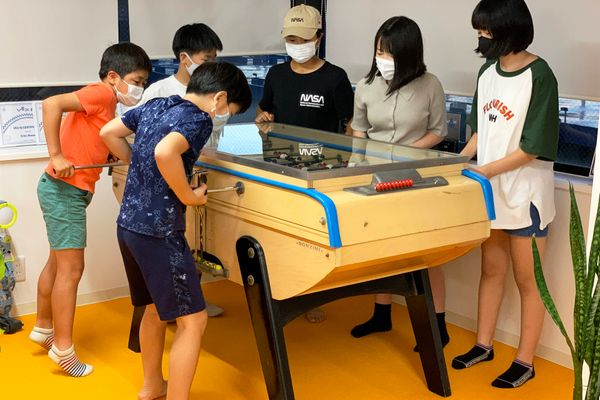 帰り間際にサッカーゲーム対決