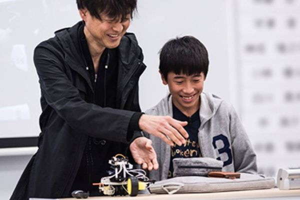 ロボット工学の第一人者すら驚かせるような作品が集うクリエイティブロボティクスコンテスト
