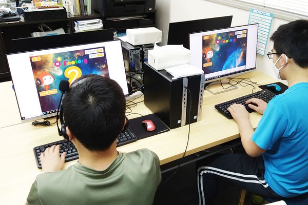 PCの基本操作から学べるので初心者でも安心。