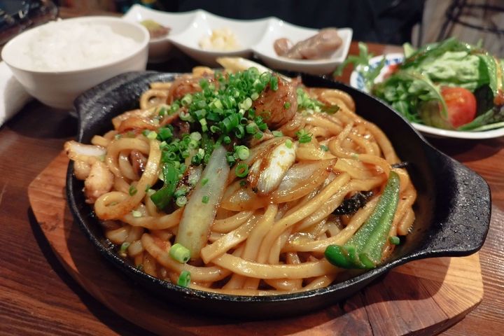 岡山の空　津山ホルモンうどん