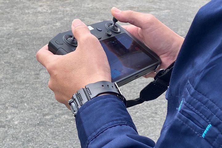 エアリアルドローンスクール 操縦機