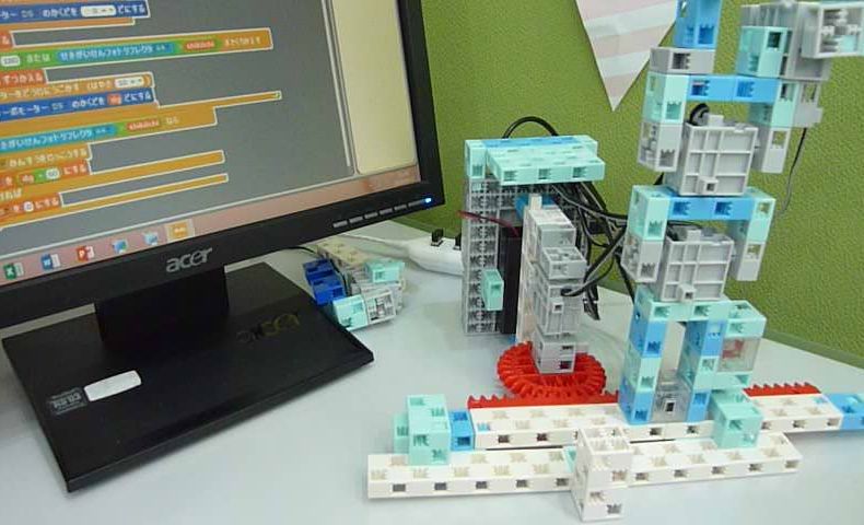 向伸ロボットプログラミング しま教室の画像